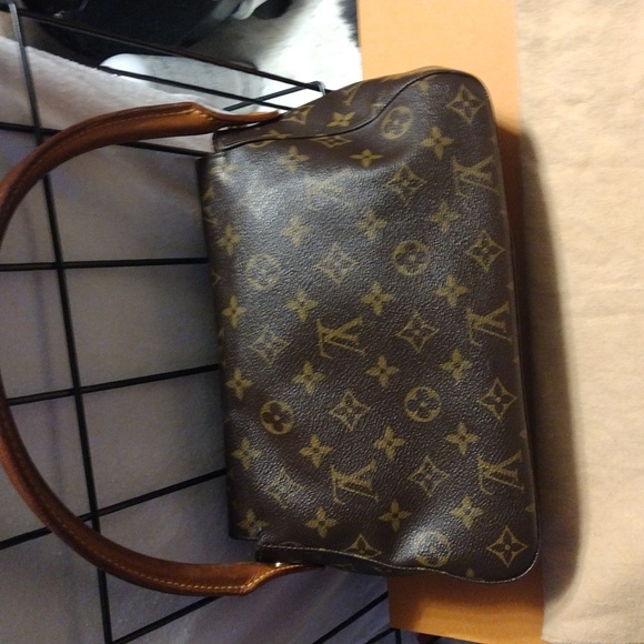 Authentic Louis Vuitton - Picture 6 of 8